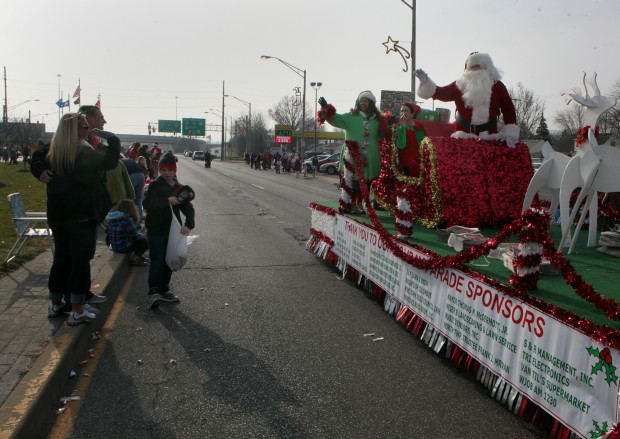 Santa takes bow